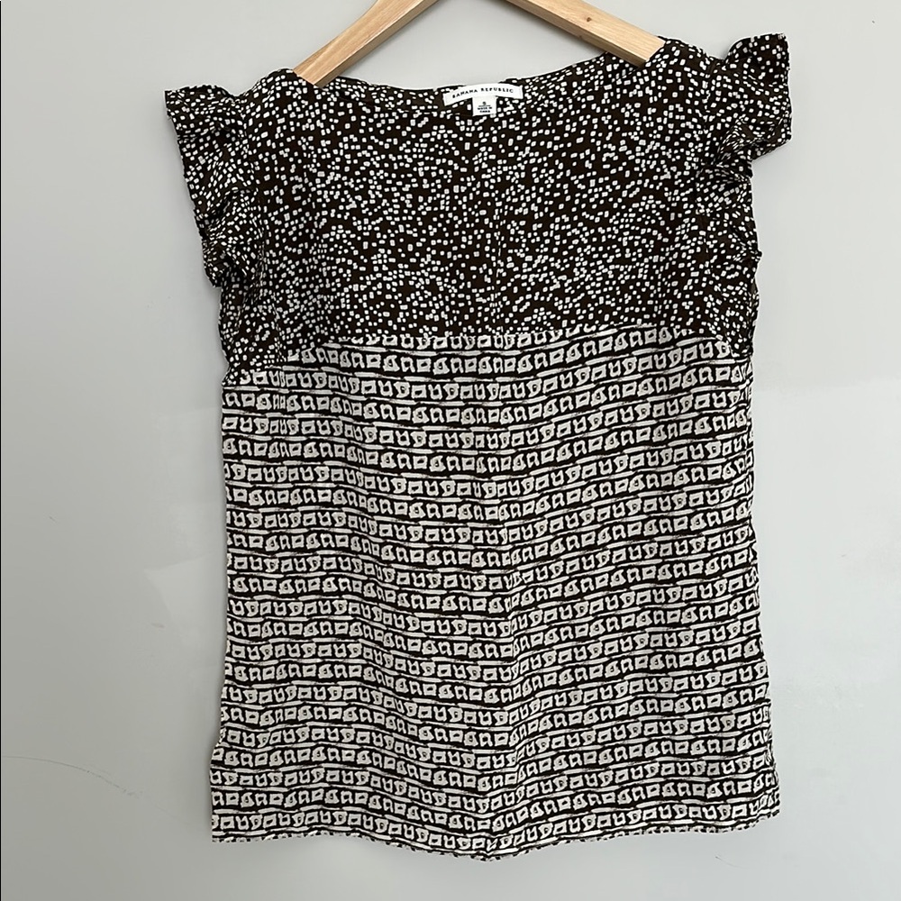 NWOT Brown and Ivory Patterned Women's Top